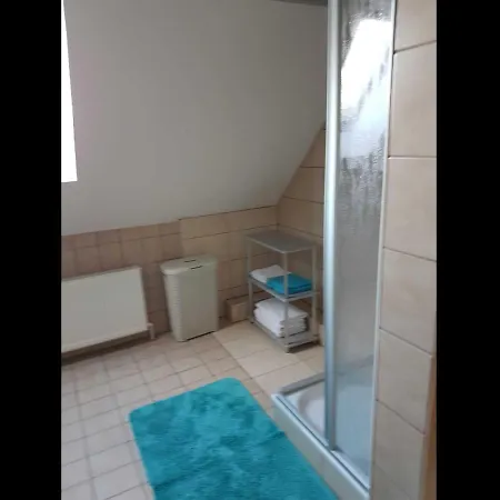 Jons In Apartament